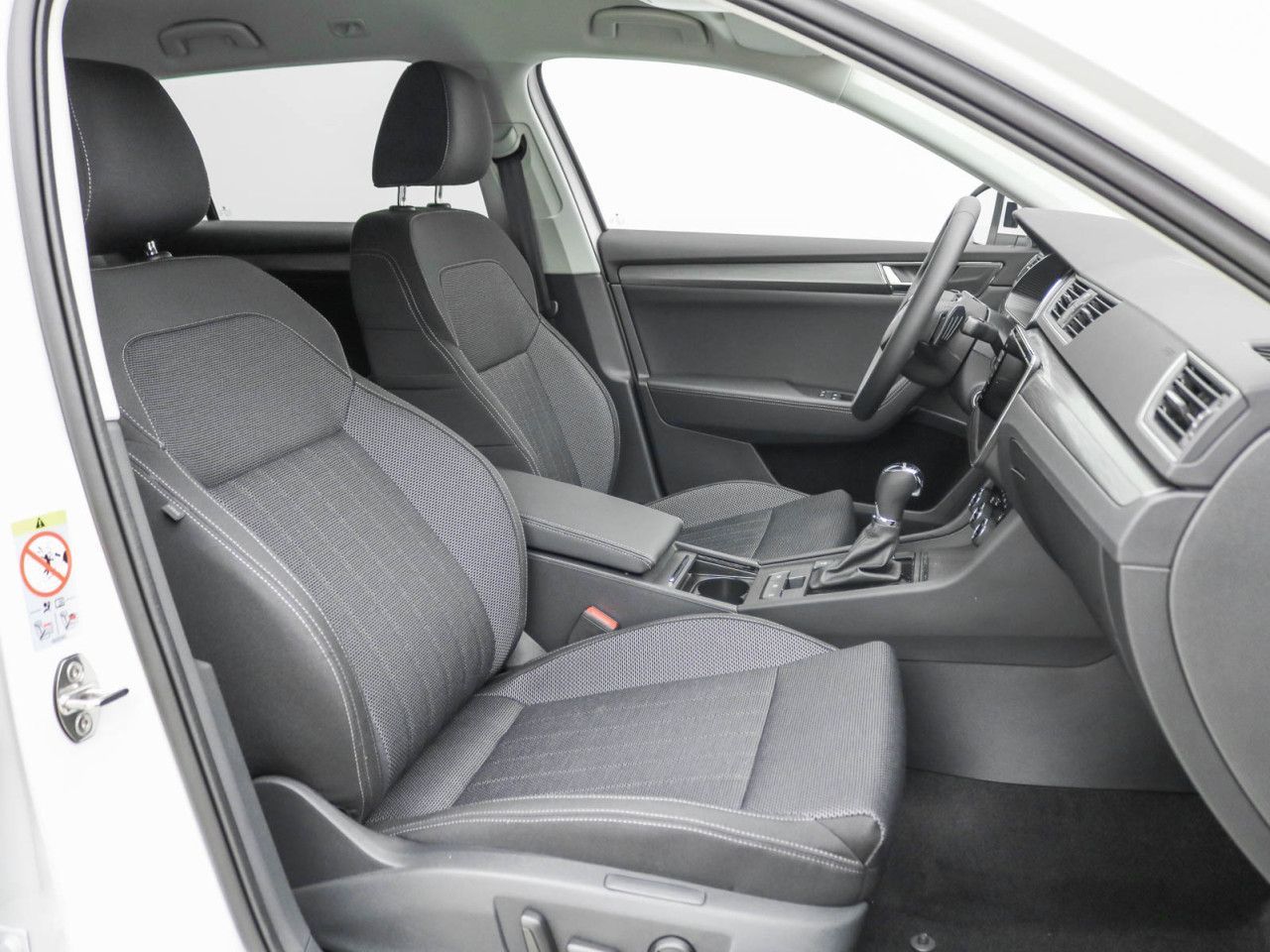 Skoda Superb COMBI STYLE 2.0 TDI DSG AHK MATRIX ACC 360°