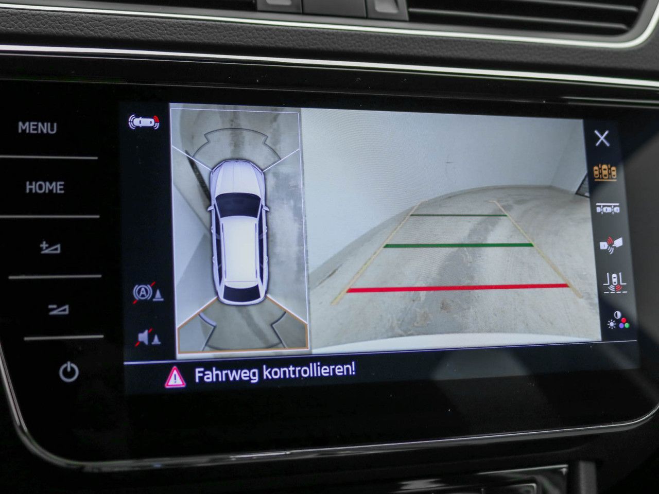 Skoda Superb COMBI STYLE 2.0 TDI DSG AHK MATRIX ACC 360°