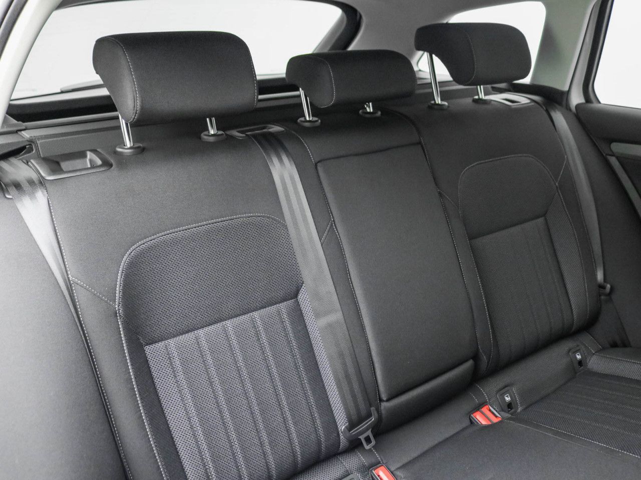 Skoda Superb COMBI STYLE 2.0 TDI DSG AHK MATRIX ACC 360°