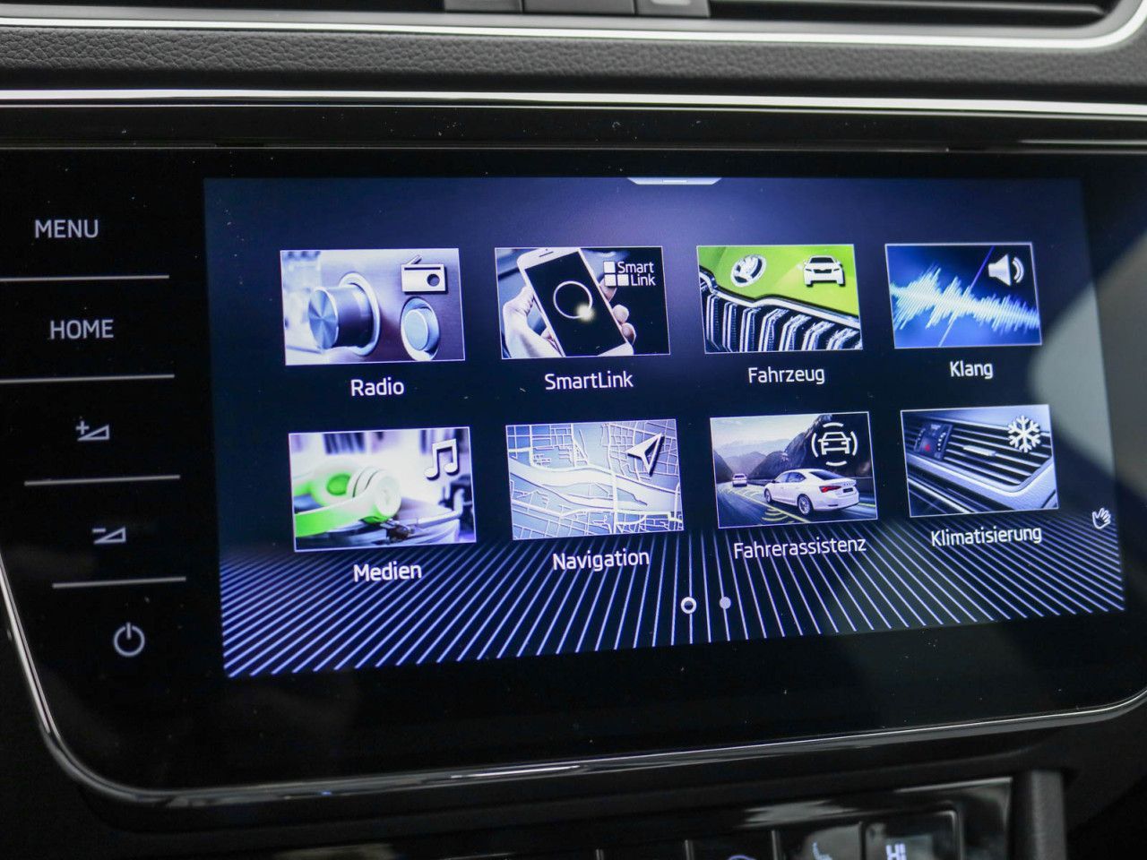 Skoda Superb COMBI STYLE 2.0 TDI DSG AHK MATRIX ACC 360°
