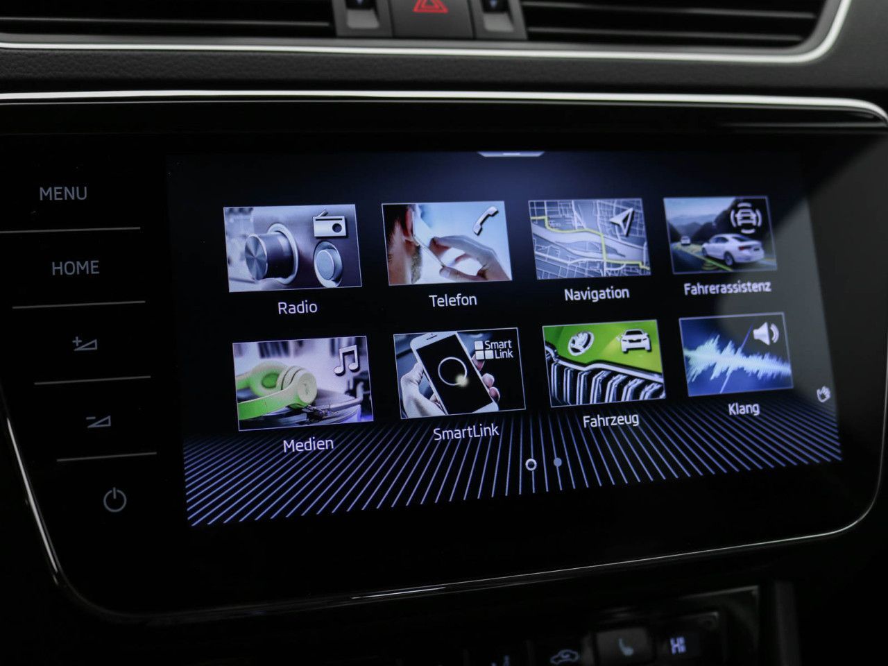 Skoda Superb COMBI STYLE 2.0 TDI DSG AHK MATRIX STANDH. ACC 360°