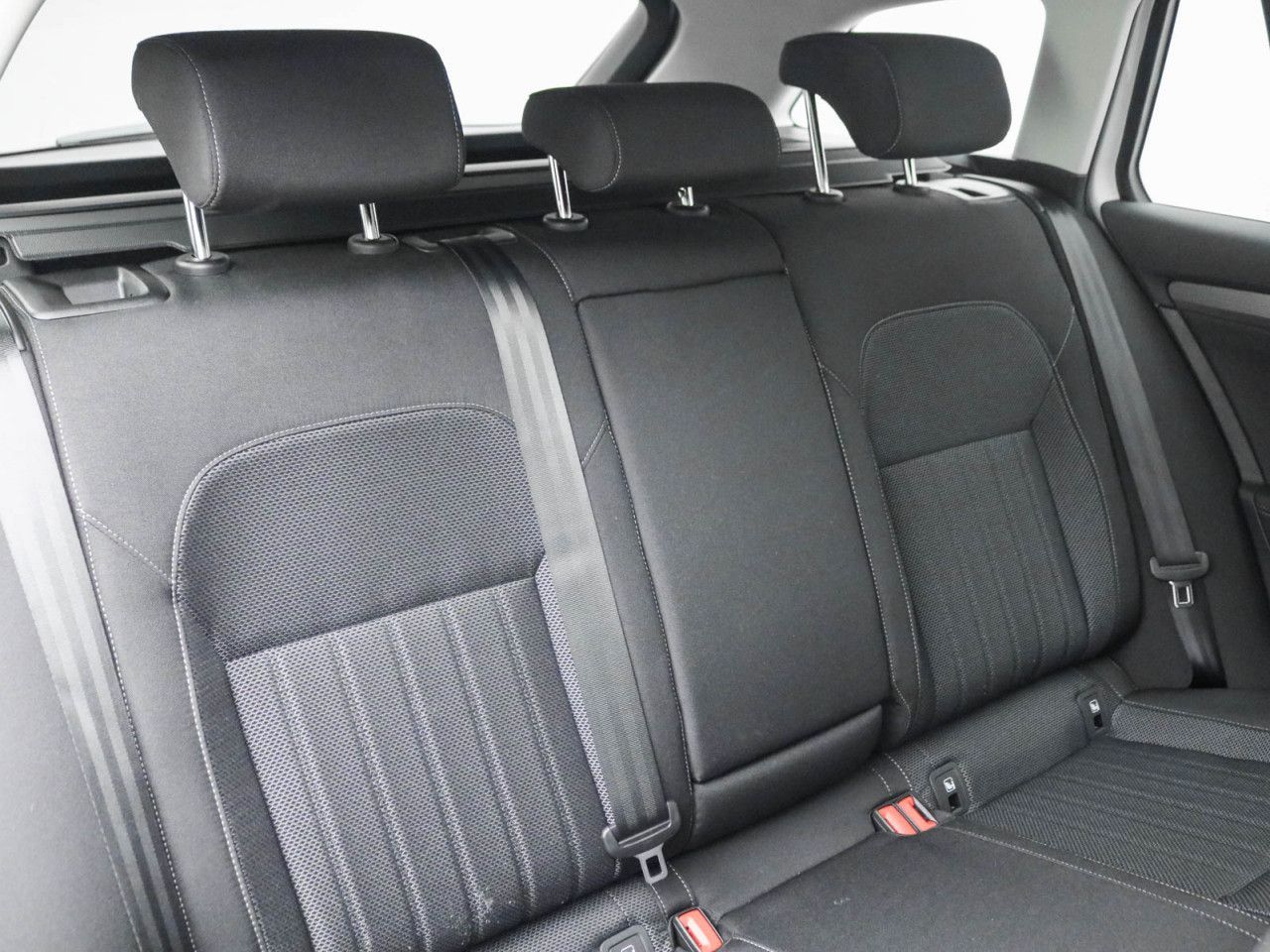 Skoda Superb COMBI STYLE 2.0 TDI DSG AHK MATRIX STANDH. ACC 360°