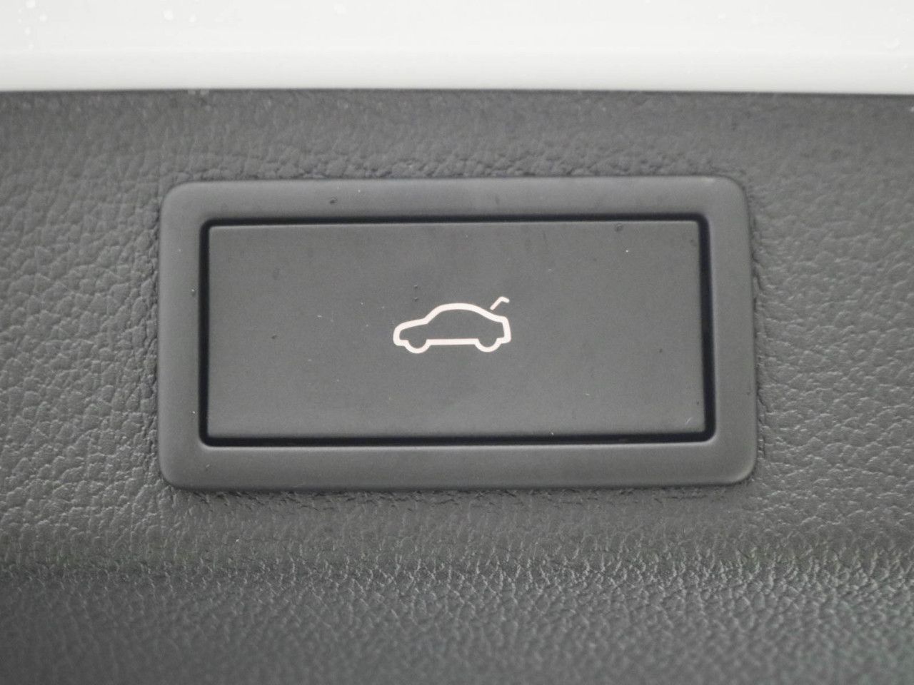 Skoda Superb COMBI STYLE 2.0 TDI DSG AHK MATRIX STANDH. ACC 360°