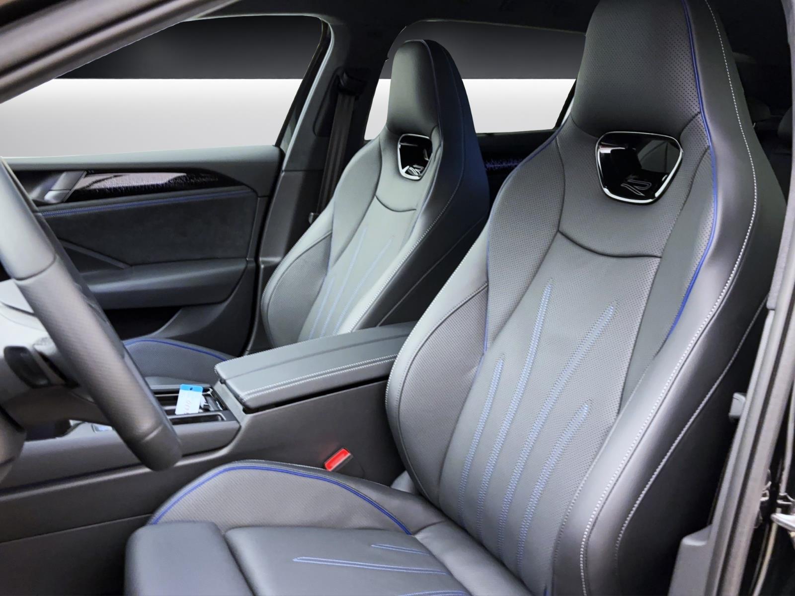 Volkswagen Passat Variant R-line 2.0 TDI SCR DSG
