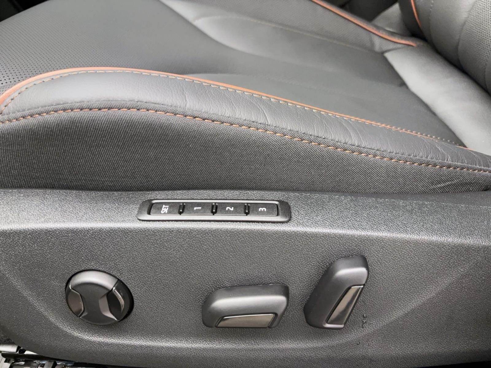 Skoda ENYAQ iV 85 PLUS AHK PANO 20 ACC MATRIX WÄRMEPUMPE