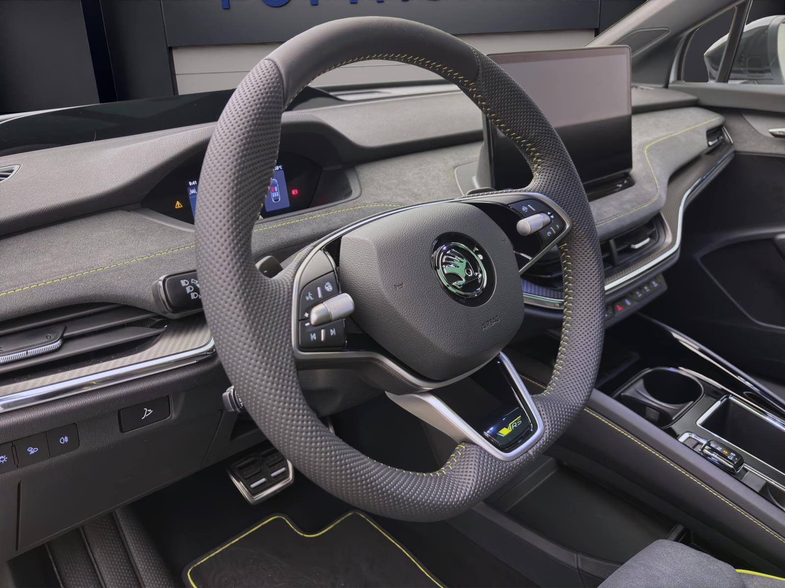 Skoda ENYAQ iV RS 4X4 MAXX AHK PANO 20 NAV CANTON MATRIX