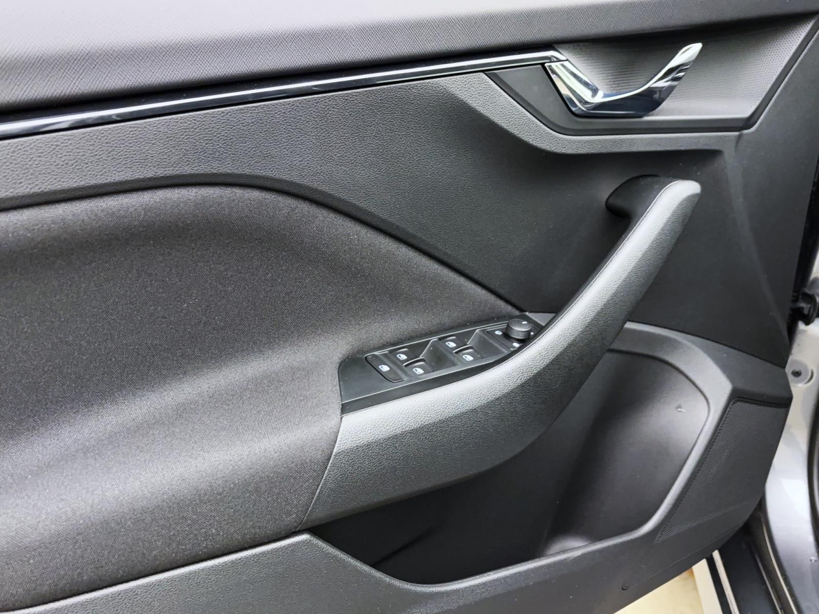 Skoda Kamiq DRIVENAVI AHK SHZ PDC V+H KAM