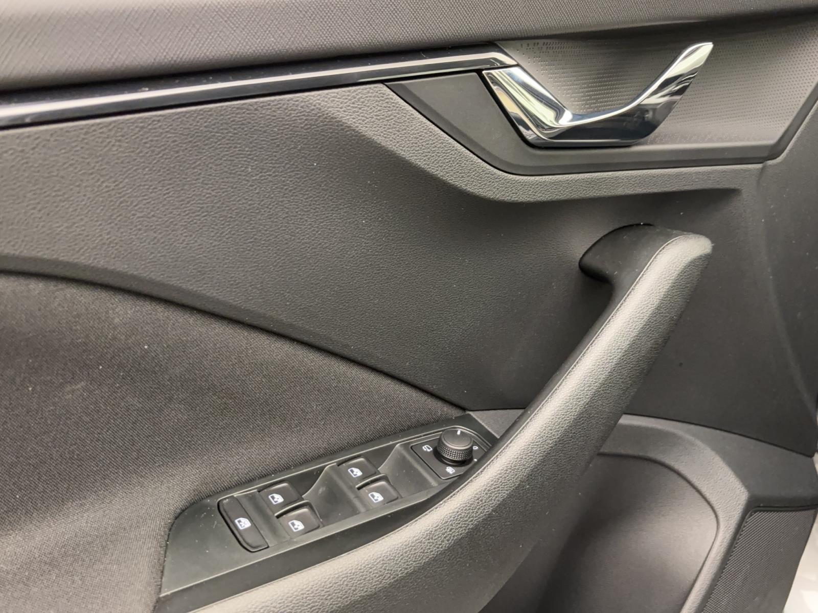 Skoda Kamiq DRIVENAVI AHK SHZ PDC V+H KAM