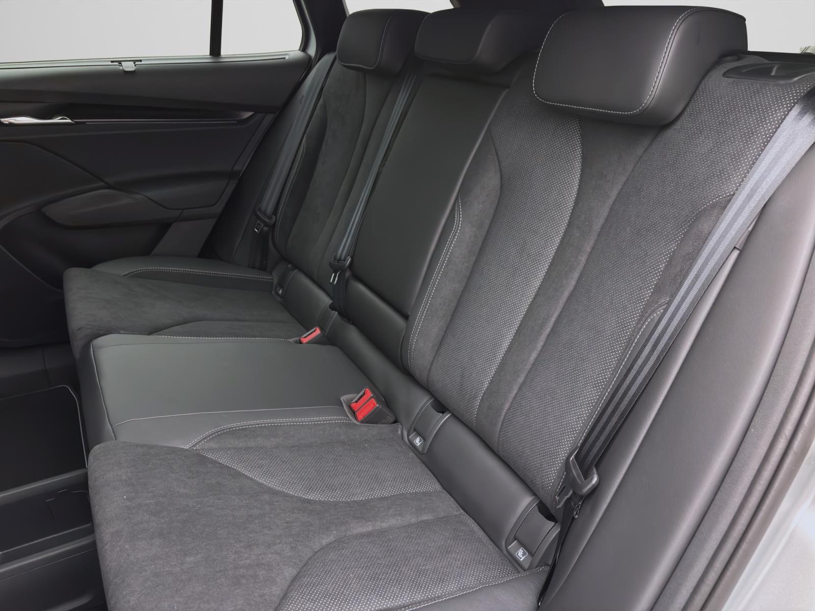Skoda ENYAQ iV 85 SPORTLINE MAXX AHK PANO 21 HEAD-UP WÄRMEP. CANTON