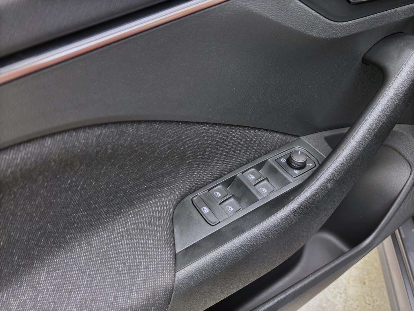 Skoda Kamiq DRIVE DSG AHK NAV 18 KAM MATRIX ASSISTENZ+ SPORT-P.