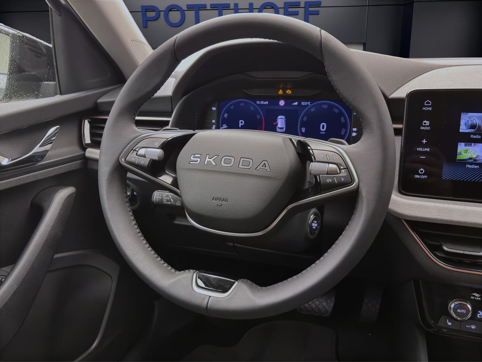 Skoda Kamiq DRIVE DSG AHK NAV 18 KAM MATRIX ASSISTENZ+ SPORT-P.
