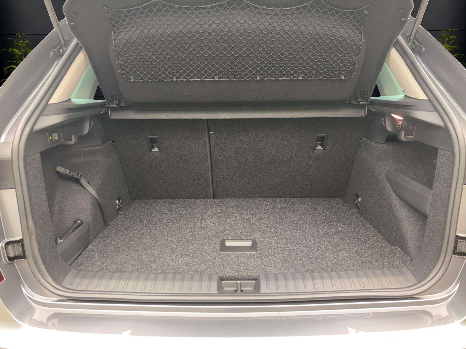 Skoda Kamiq DRIVE DSG AHK 18 NAV ACC KAM MATRIX SPORT-P.