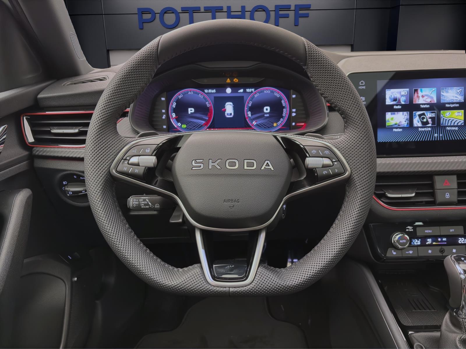 Skoda Scala MONTE CARLO DSG AHK NAV PANO 18 KAM MATRIX WINTER+