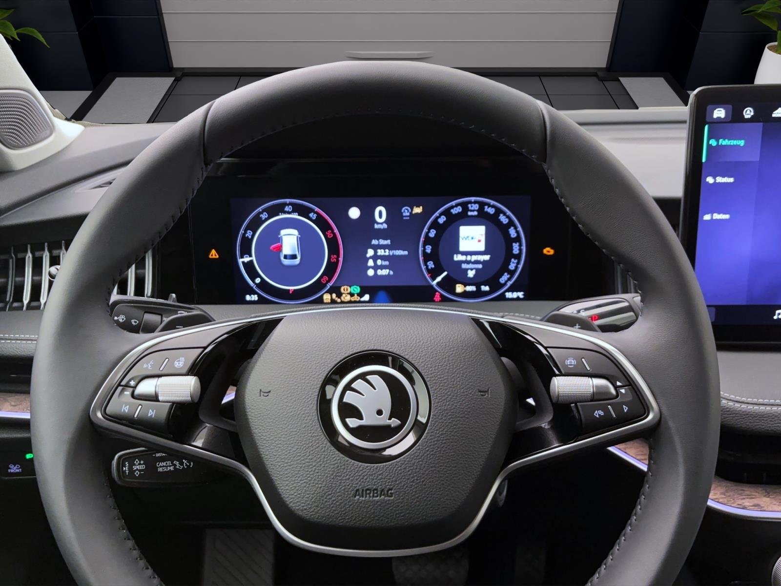 Skoda Superb COMBI L&K AHK NAV DCC KAM MATRIX CANTON