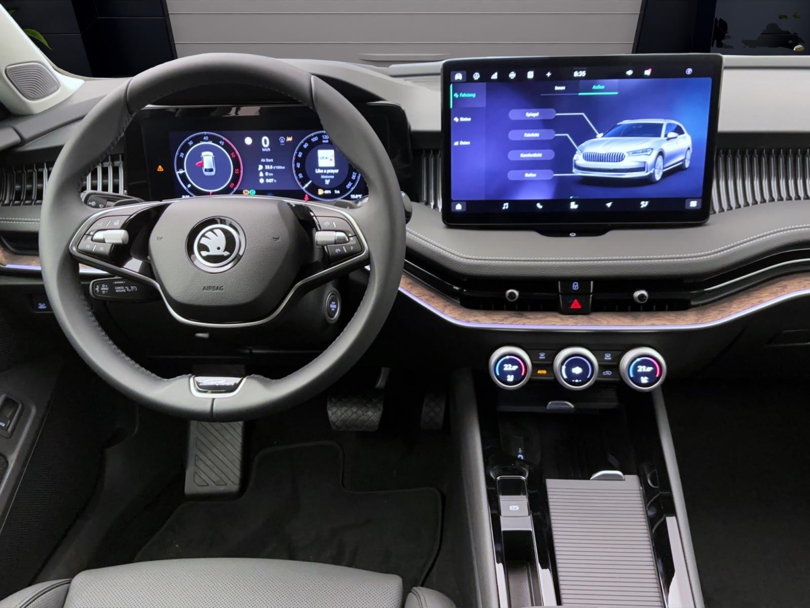 Skoda Superb COMBI L&K AHK NAV DCC KAM MATRIX CANTON