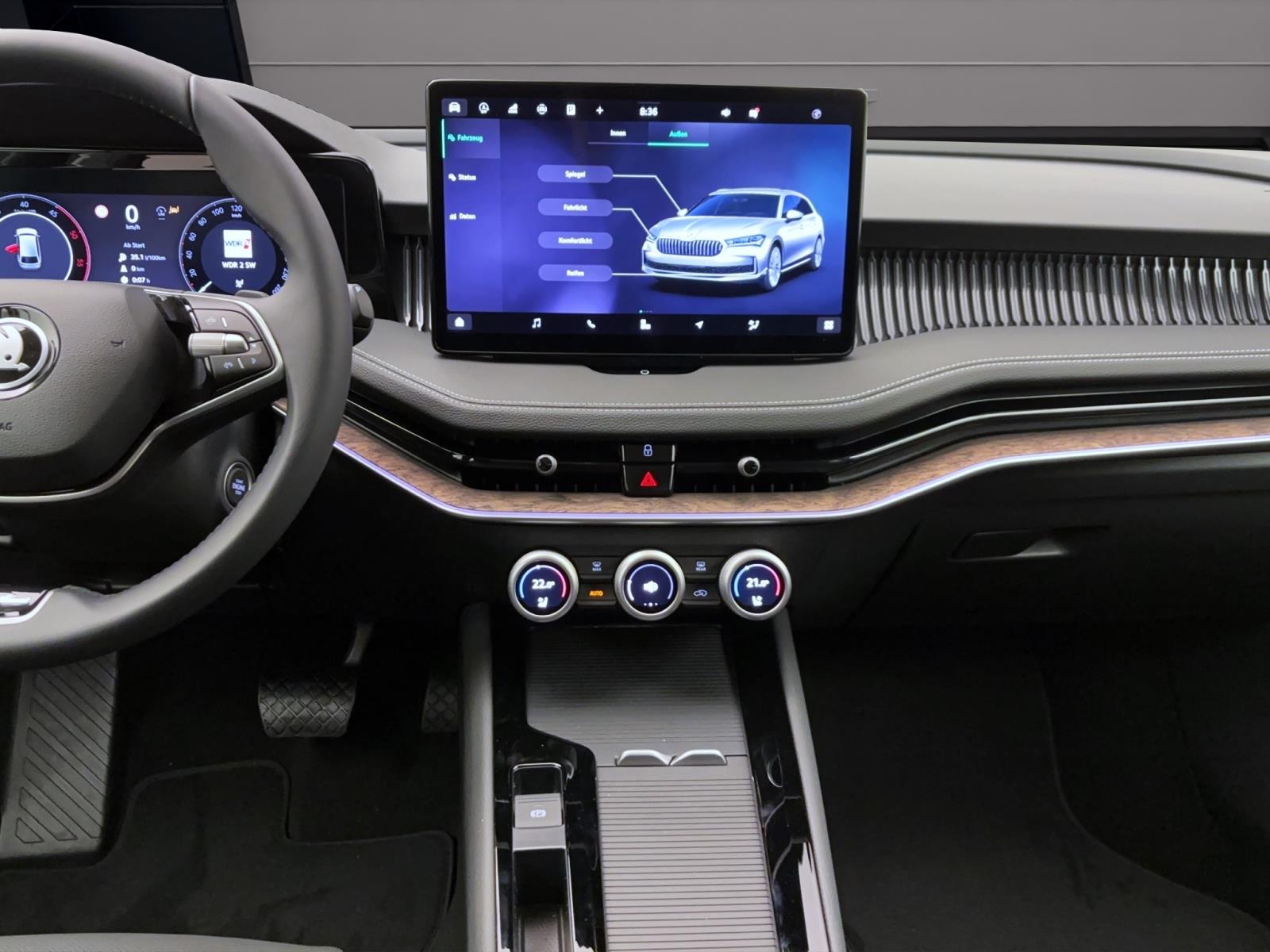 Skoda Superb COMBI L&K AHK NAV DCC KAM MATRIX CANTON