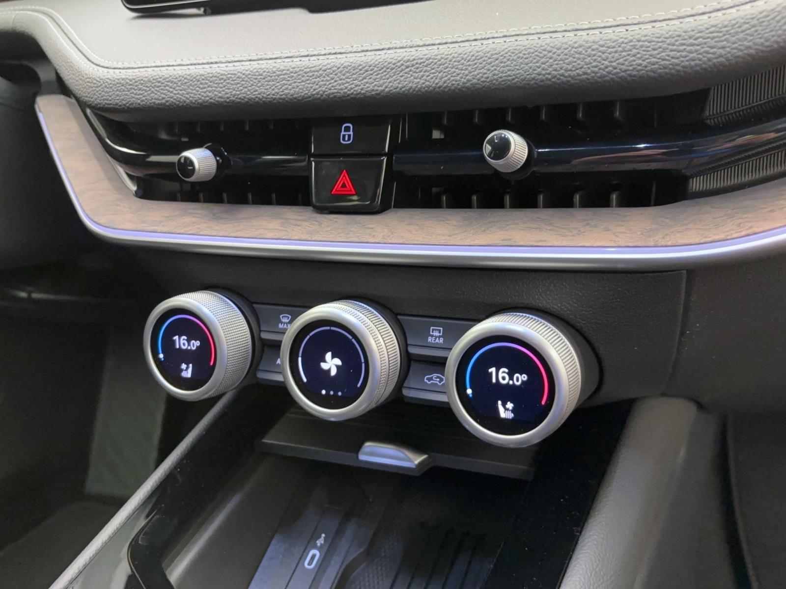 Skoda Superb COMBI L&K AHK NAV DCC KAM MATRIX CANTON