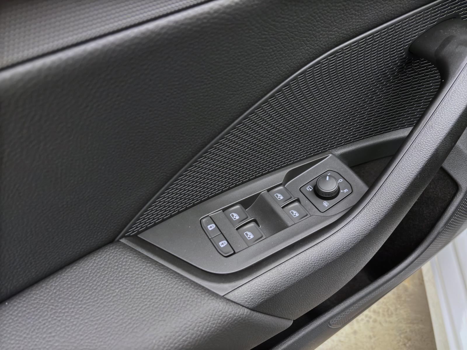 Skoda Octavia COMBI SPORTLINE DSG AHK STANDH pACC DCC HEAD-UP CANTON