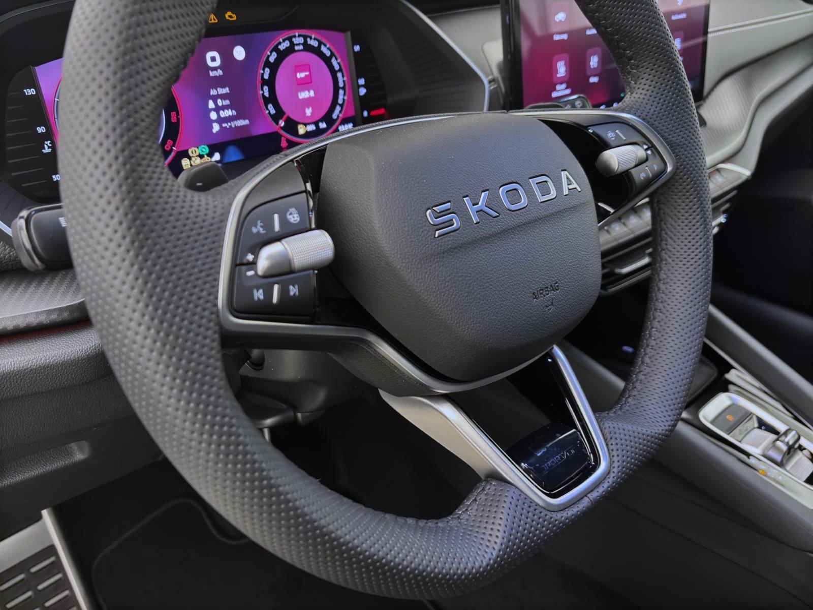 Skoda Octavia COMBI SPORTLINE DSG AHK STANDH pACC DCC HEAD-UP CANTON