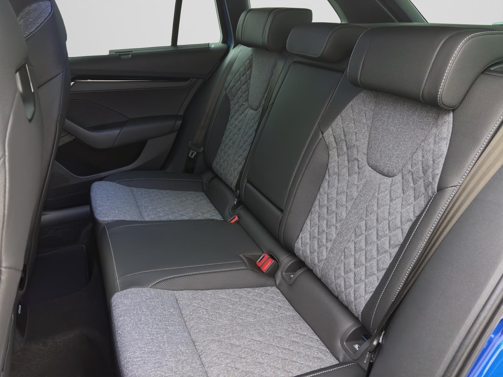 Skoda Octavia COMBI SPORTLINE NAV+ ACC KAM CANTON WINTER & KOMFORT-P.