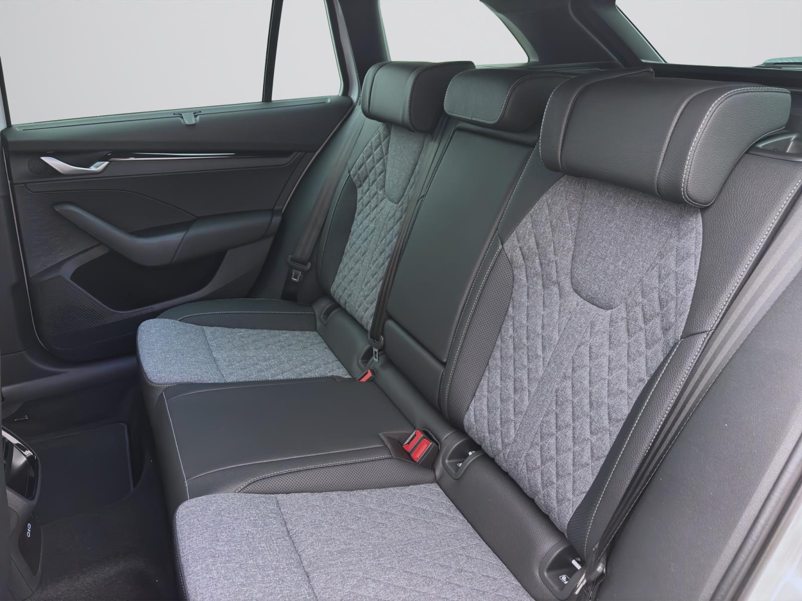Skoda Octavia COMBI SPORTLINE NAV+ KAM LED 18 WINTER & KOMFORT-P.
