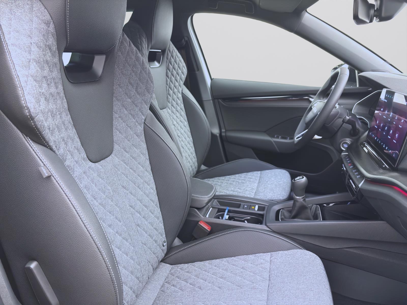 Skoda Octavia COMBI SPORTLINE NAV+ KAM LED 18 WINTER & KOMFORT-P.