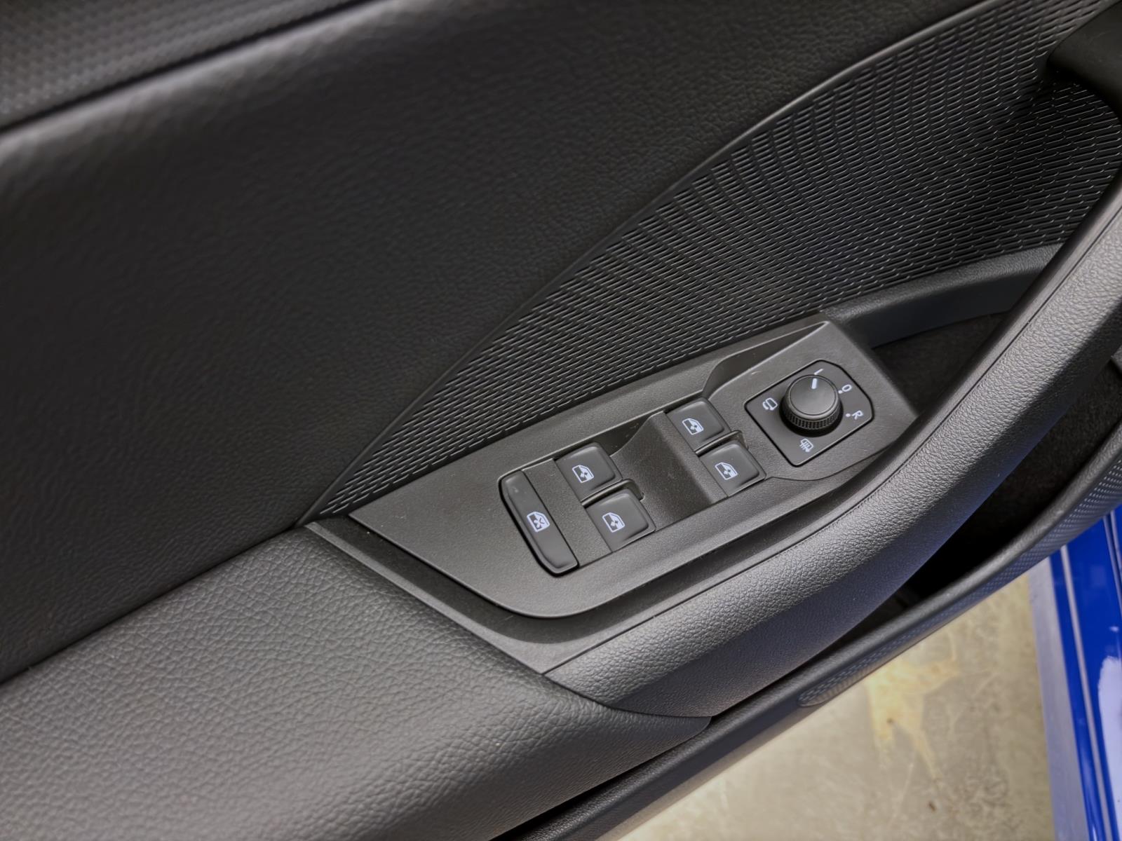 Skoda Octavia COMBI SELECTION NAV LED PDC V+H SHZ SMARTL. 17 WINTER-P.