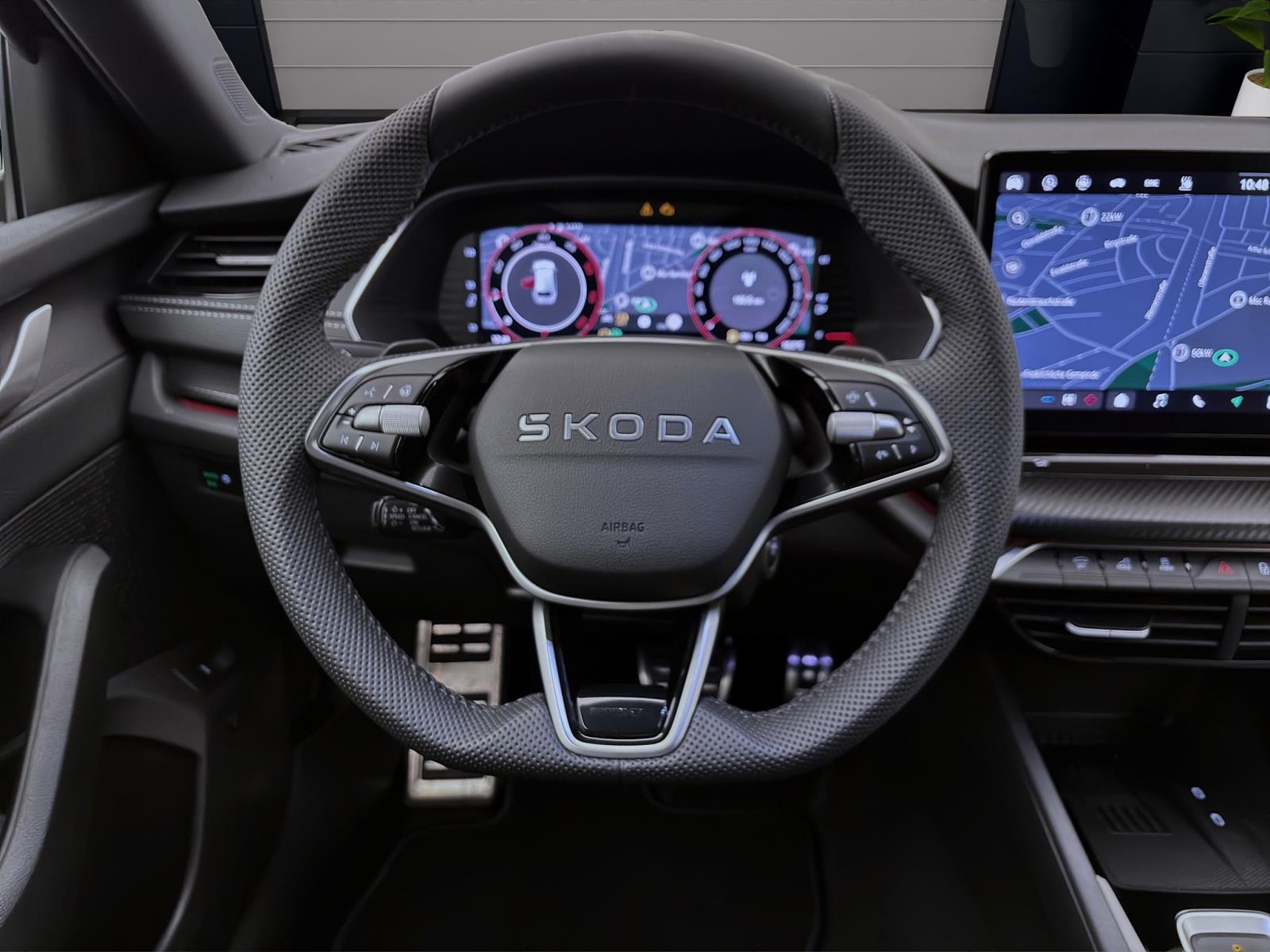 Skoda Octavia COMBI SPORTLINE DSG AHK STANDH pACC DCC HEAD-UP CANTON