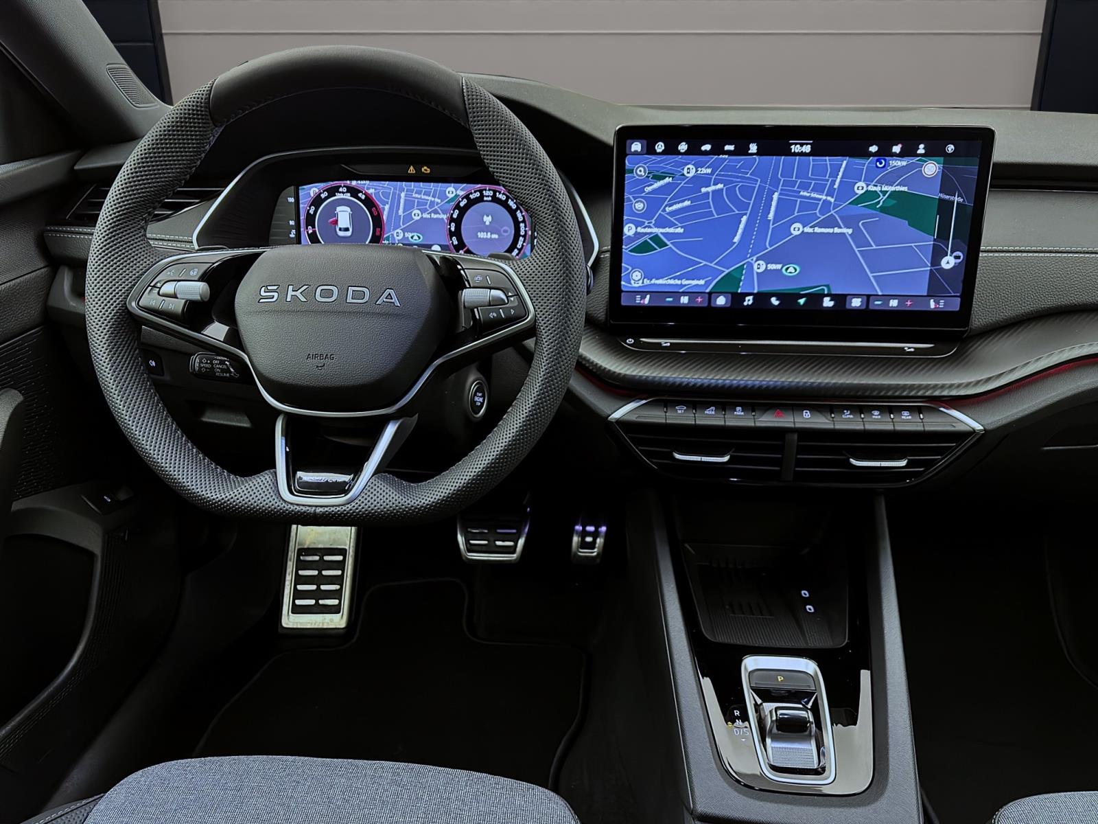 Skoda Octavia COMBI SPORTLINE DSG AHK STANDH pACC DCC HEAD-UP CANTON