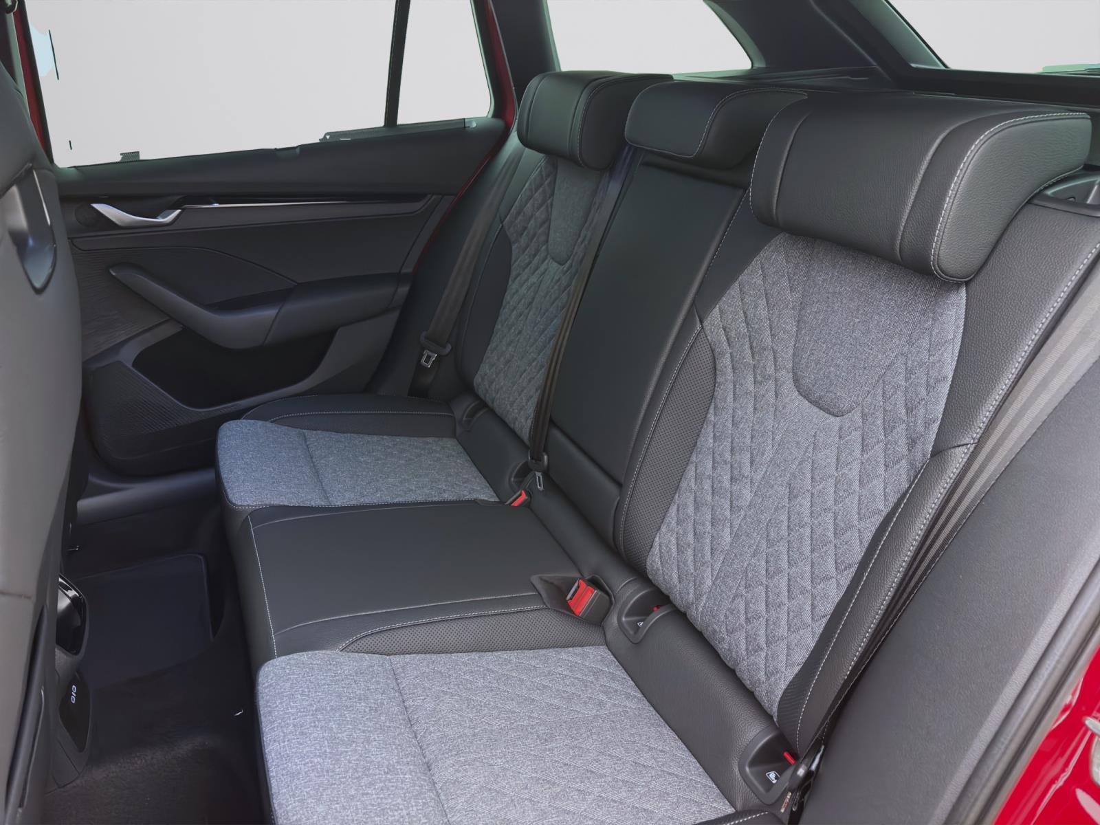 Skoda Octavia COMBI SPORTLINE NAV+ ACC KAM CANTON WINTER & KOMFORT-P.