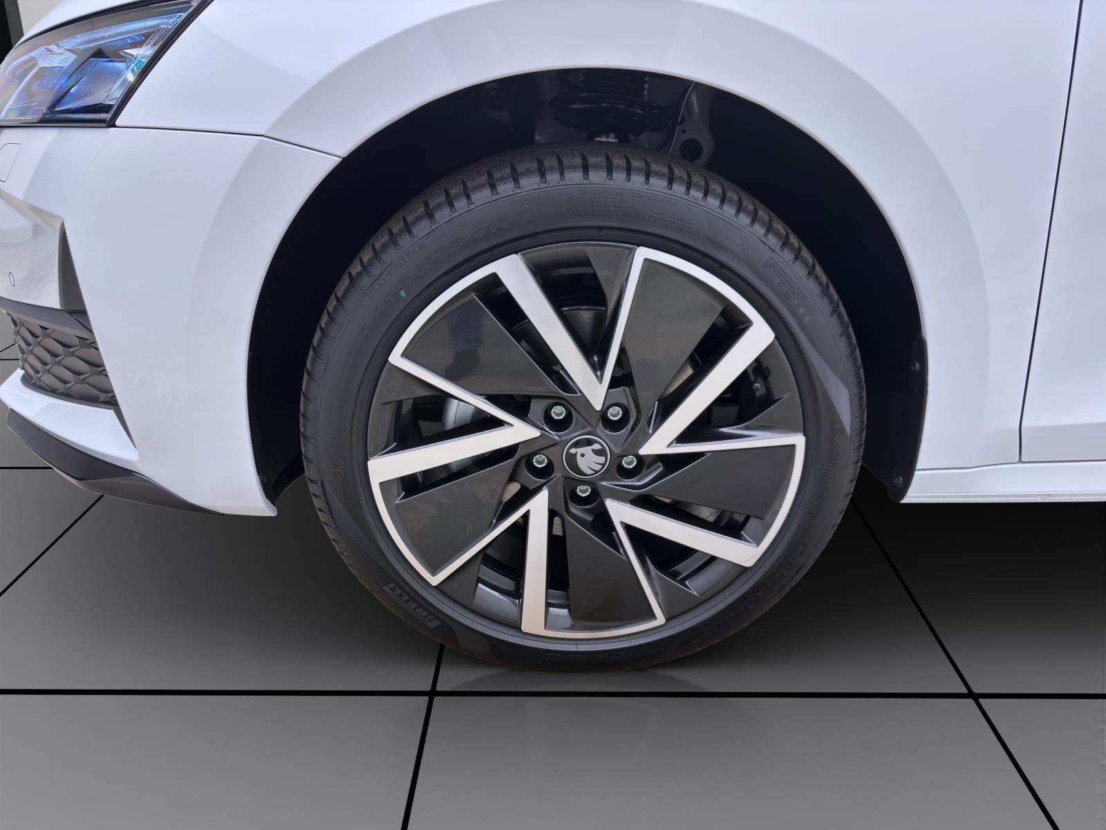 Skoda Octavia COMBI SPORTLINE DSG AHK STANDH pACC DCC HEAD-UP CANTON