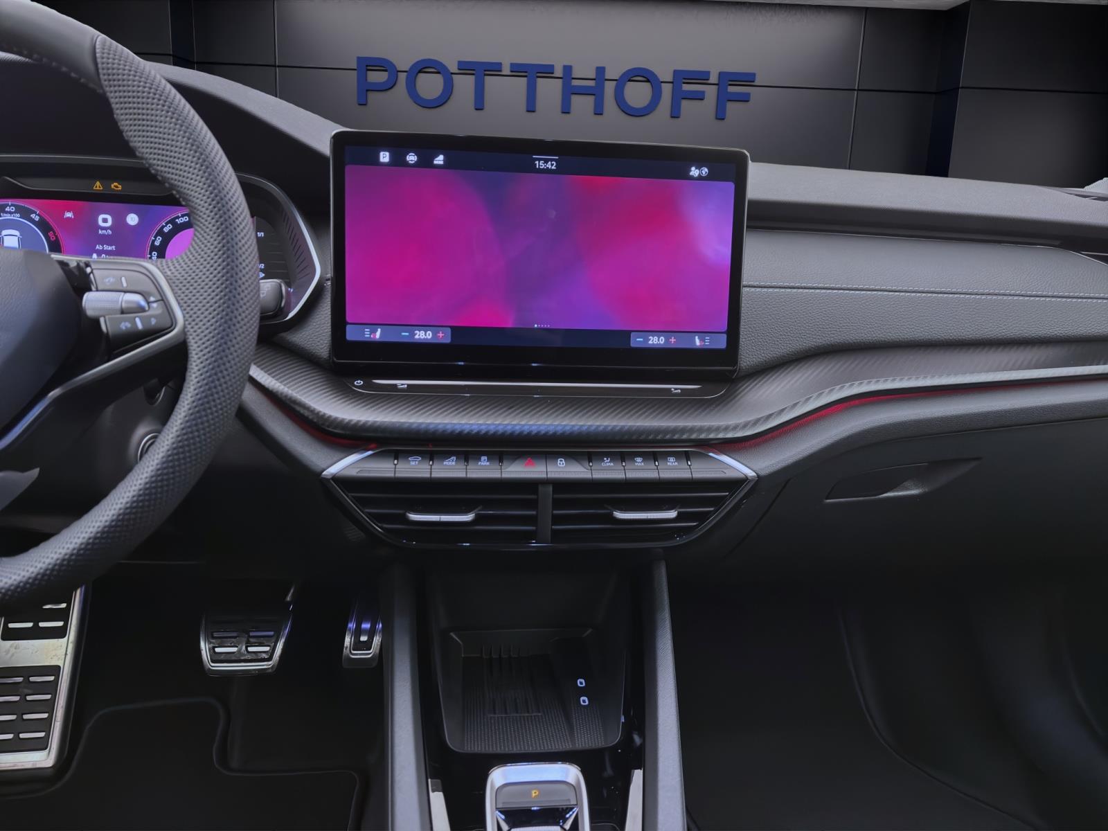 Skoda Octavia COMBI SPORTLINE DSG AHK STANDH pACC DCC HEAD-UP CANTON