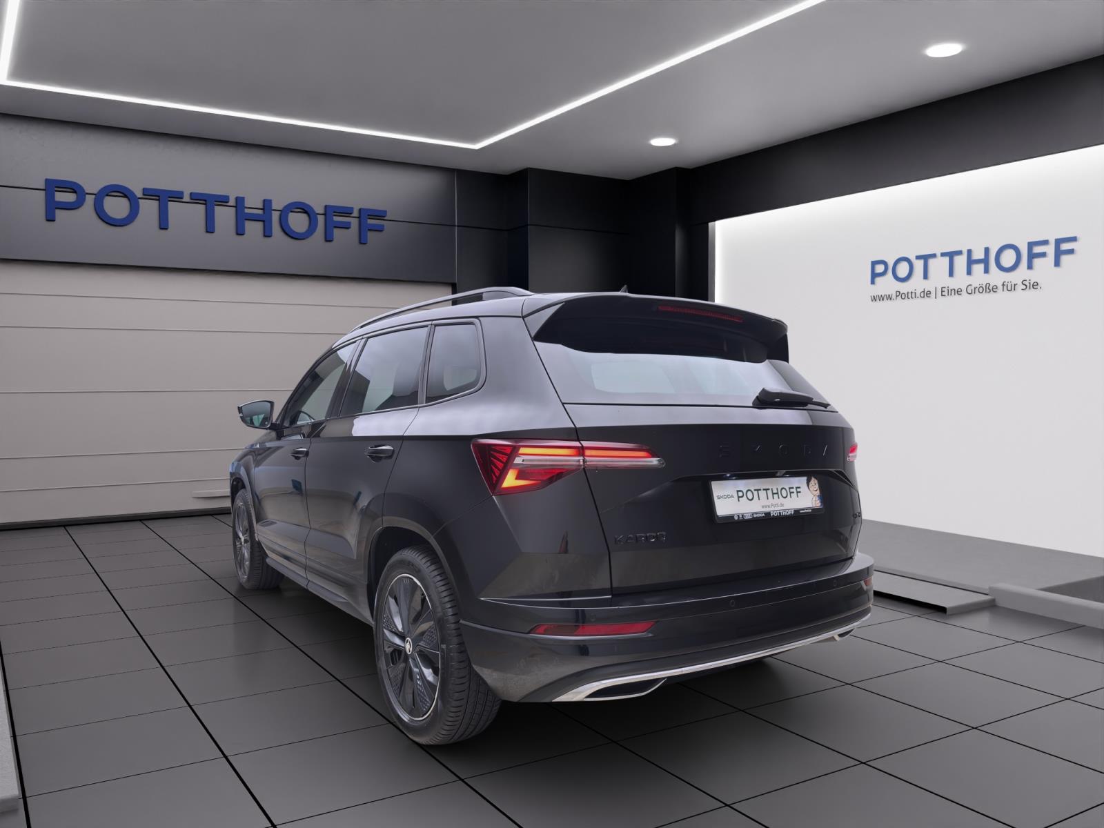 Skoda Karoq SPORTLINE 4X4 AHK PANO NAV KAM DCC 18 ASSISTENZ-P.