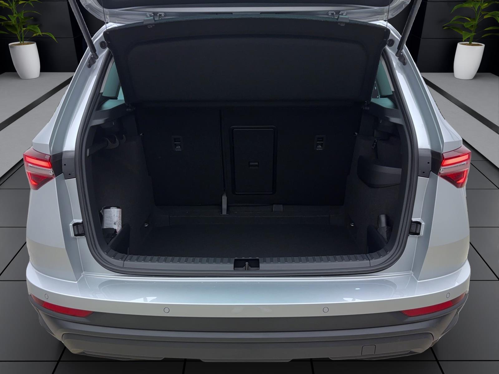 Skoda Karoq DRIVEAHK MATRIX SHZ PDC KAM SMARTL.