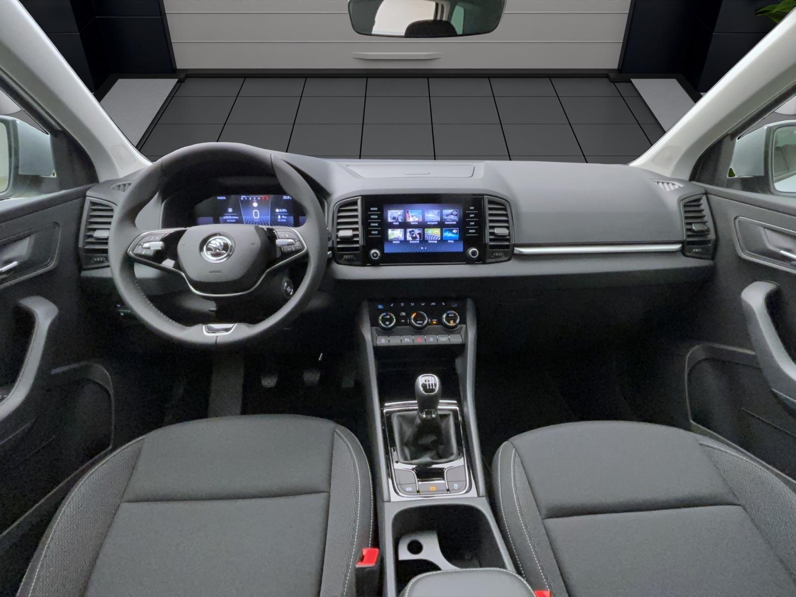 Skoda Karoq DRIVEAHK MATRIX SHZ PDC KAM SMARTL.