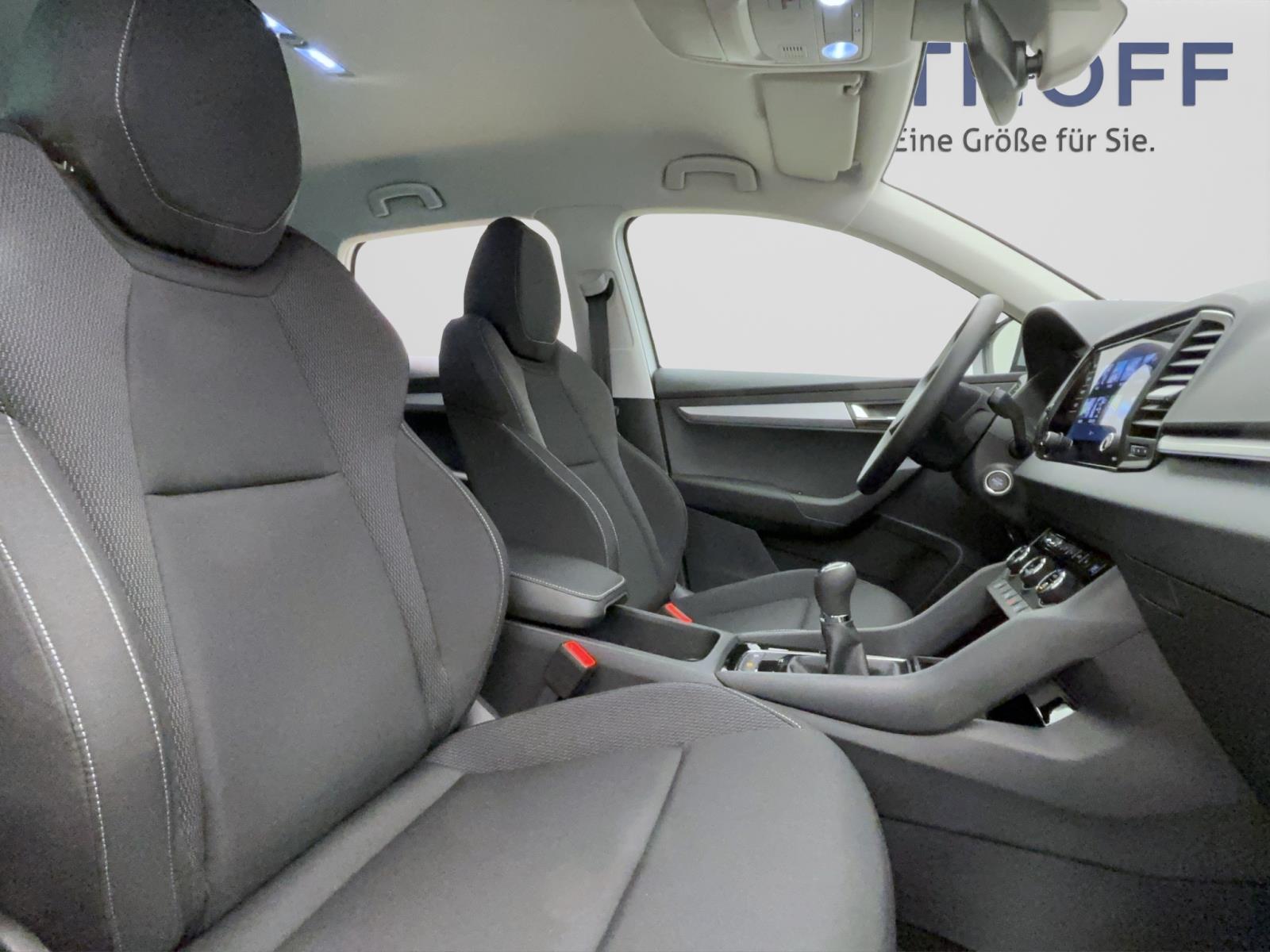 Skoda Karoq DRIVEAHK MATRIX SHZ PDC KAM SMARTL.