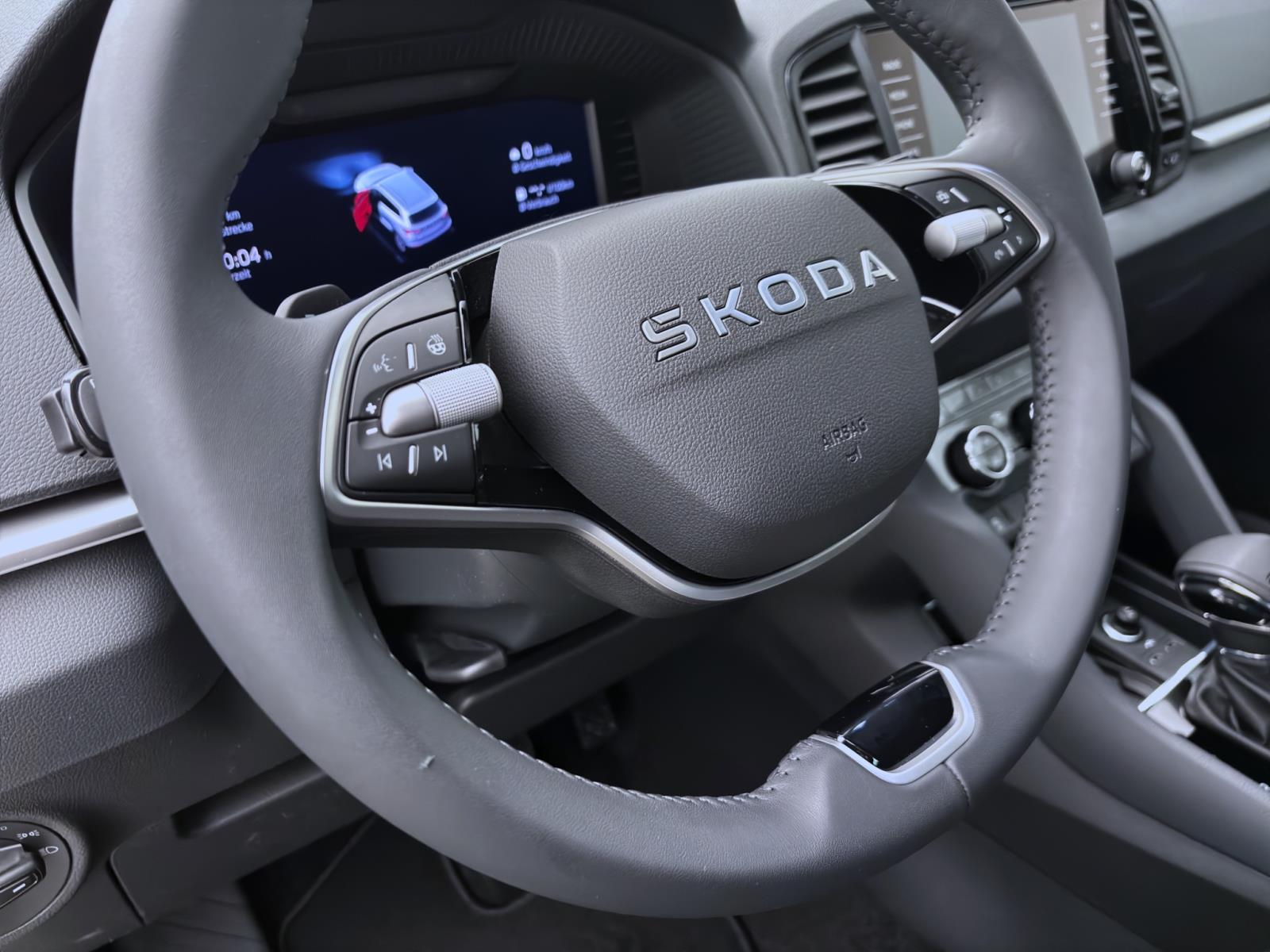Skoda Karoq TOUR DSG AHK NAV KAM MATRIX WINTER+