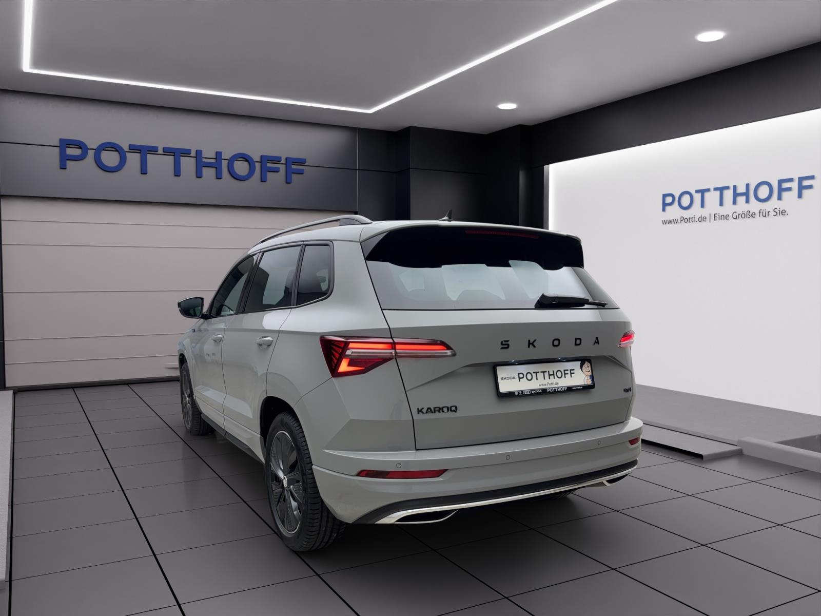 Skoda Karoq SPORTLINE 4X4 DSG AHK NAV DCC MATRIX 18