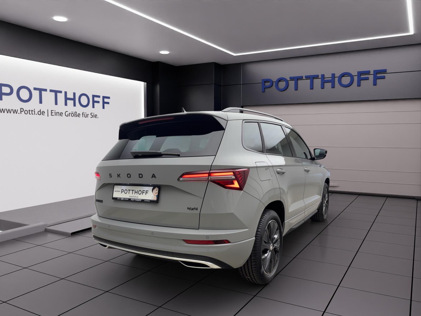 Skoda Karoq SPORTLINE 4X4 DSG AHK NAV DCC MATRIX 18