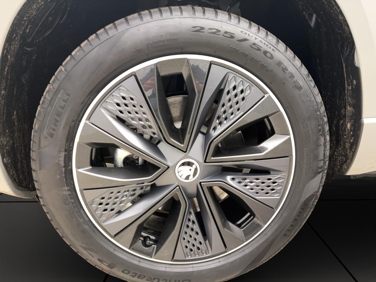 Skoda Karoq SPORTLINE 4X4 DSG AHK NAV DCC MATRIX 18