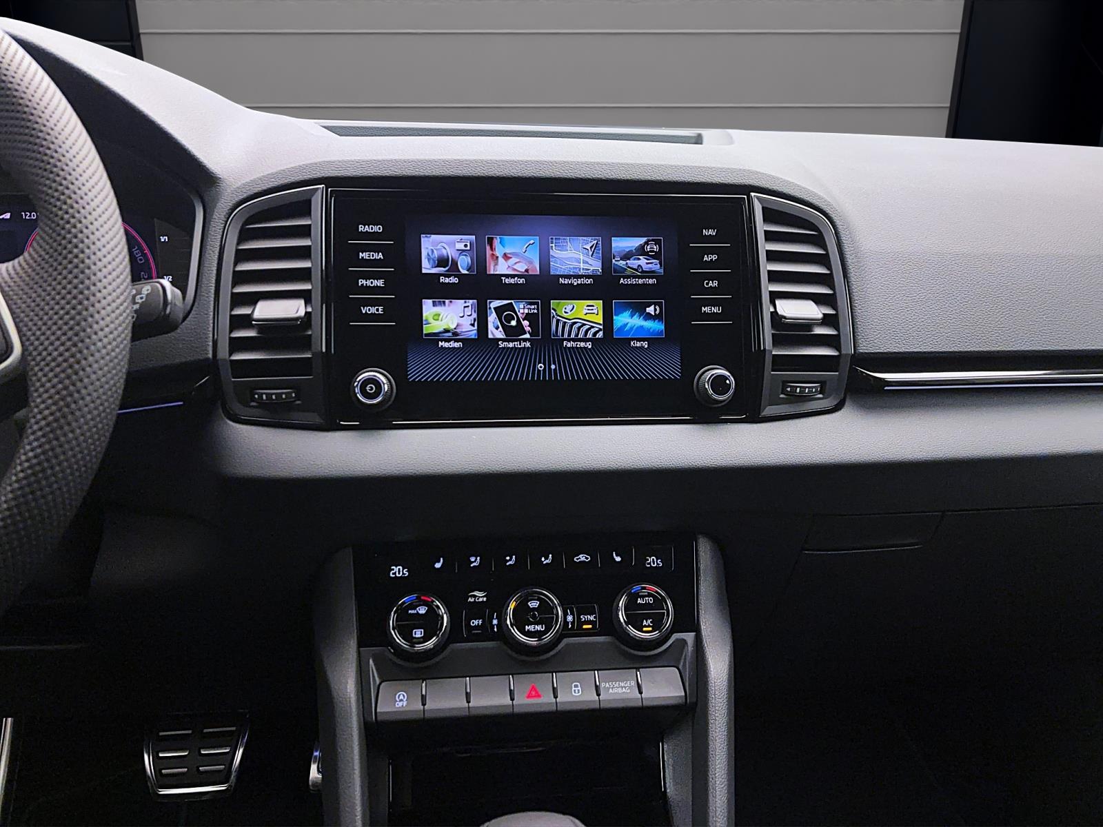 Skoda Karoq SPORTLINE 4X4 DSG AHK NAV DCC MATRIX 18