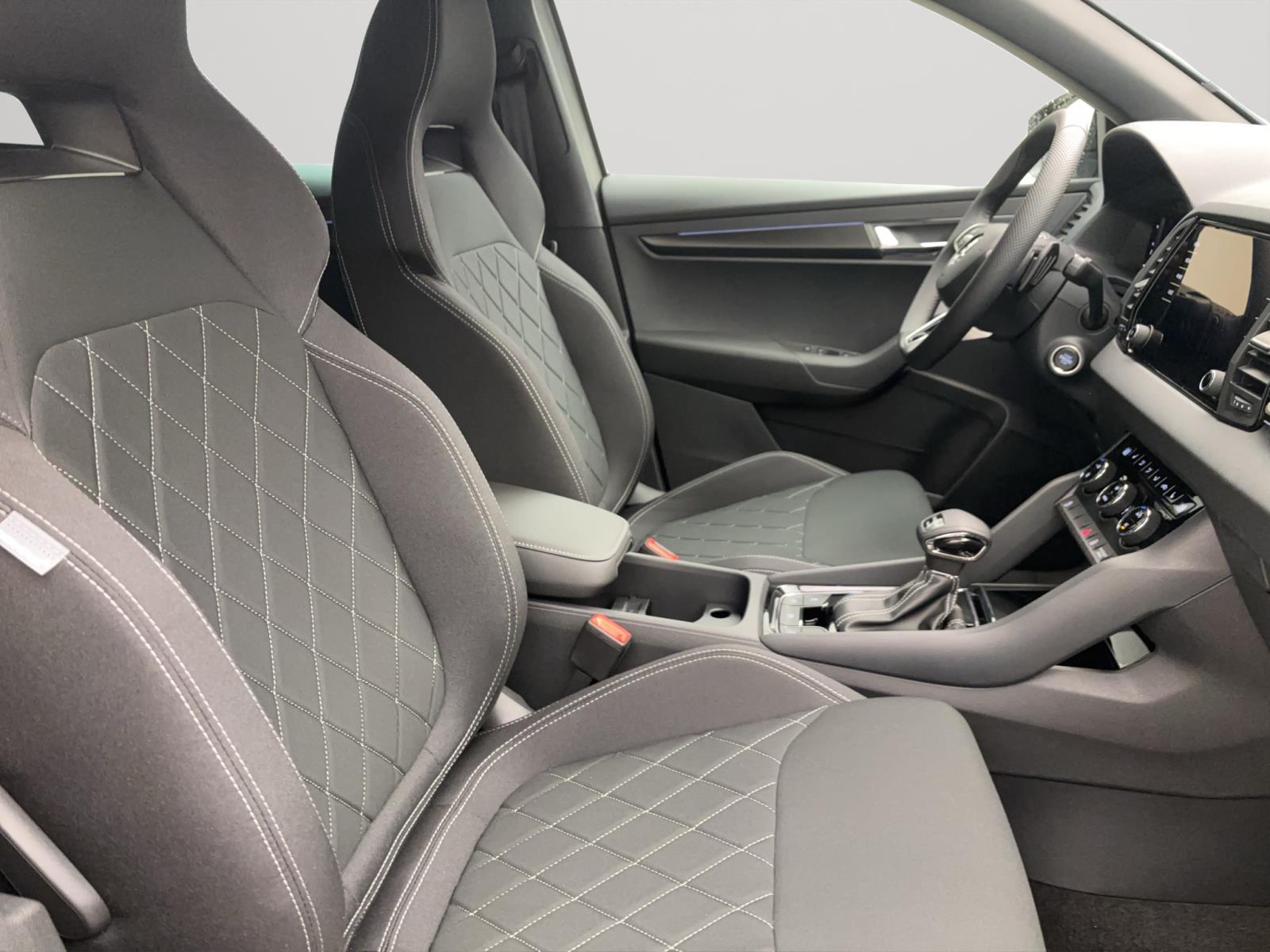 Skoda Karoq SPORTLINE 4X4 DSG AHK NAV DCC MATRIX 18