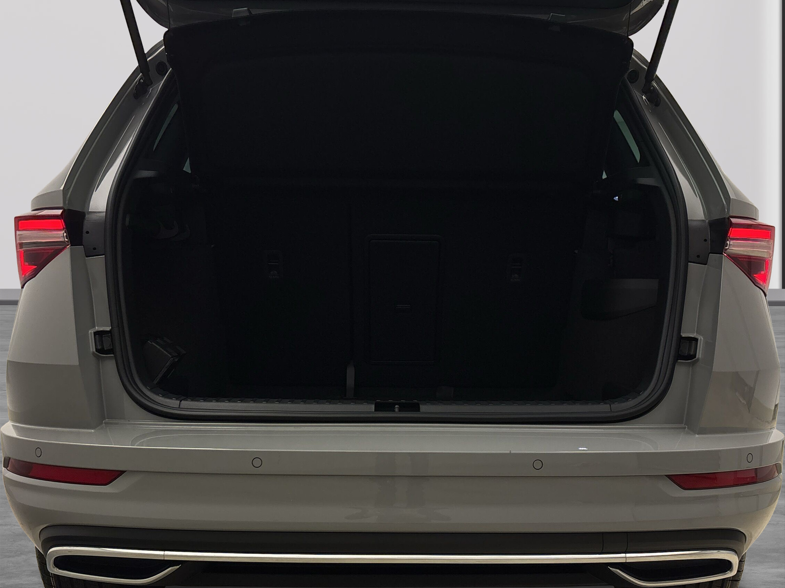 Skoda Karoq SPORTLINE 4X4 DSG AHK NAV DCC MATRIX 18