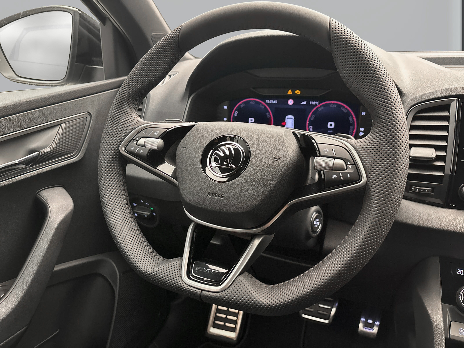 Skoda Karoq SPORTLINE 4X4 DSG AHK NAV DCC MATRIX 18