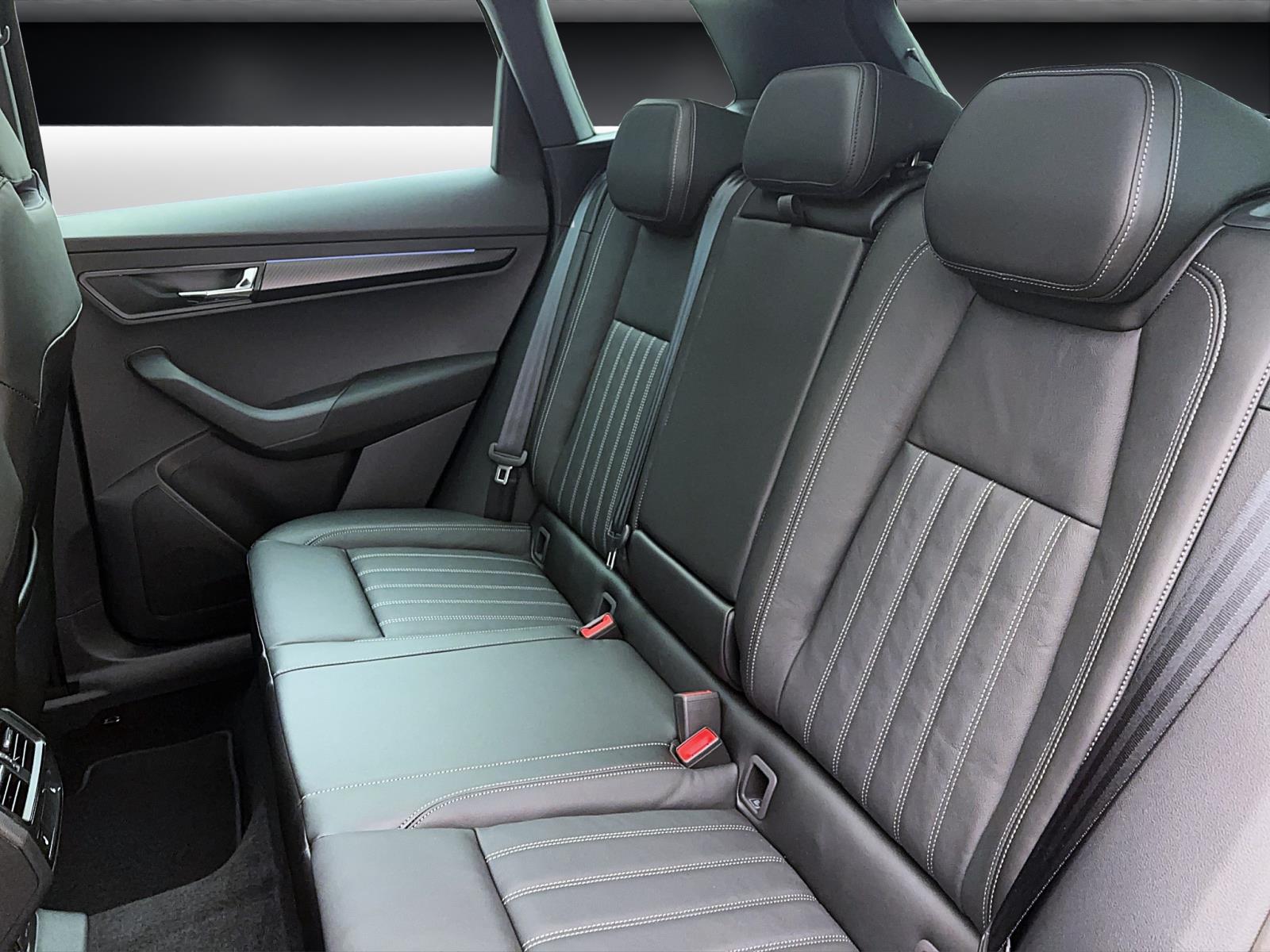 Skoda Karoq SPORTLINE 4X4 DSG SHK PANO STANDH NAV KAM ASSISTENZ+