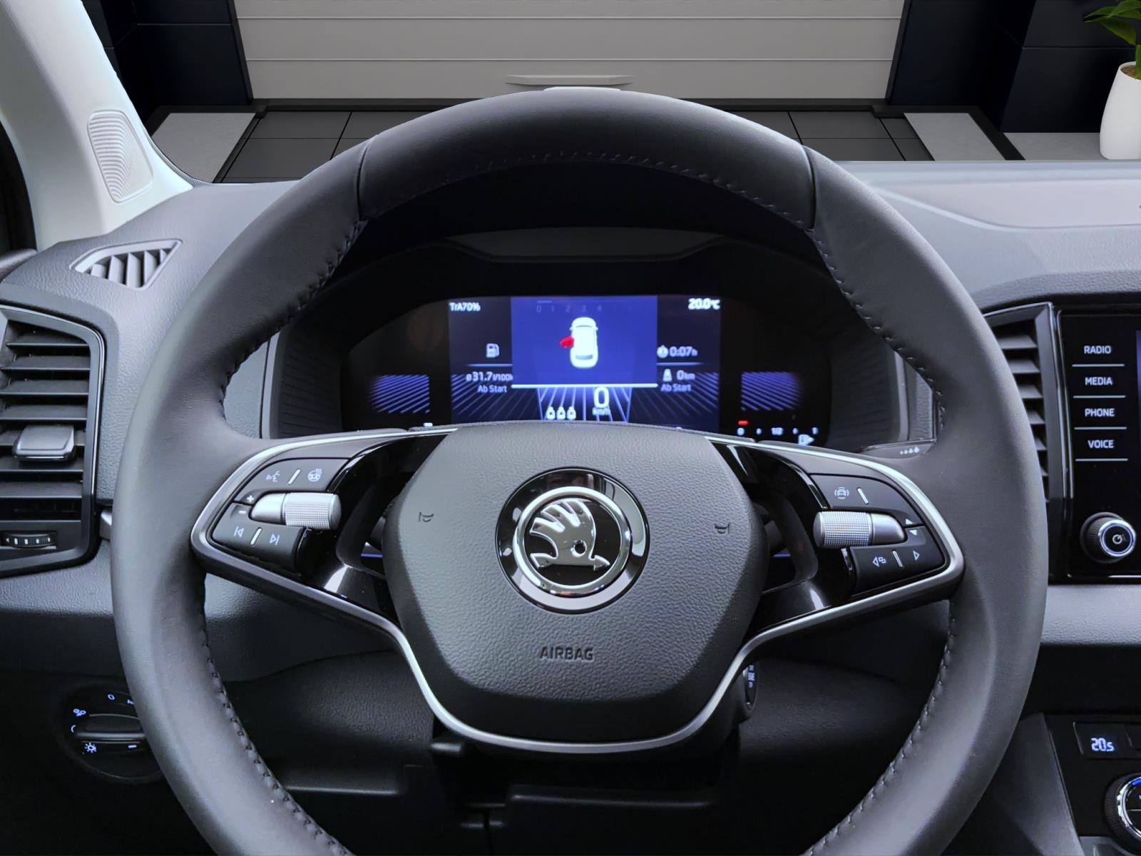 Skoda Karoq DRIVE AHK MATRIX SHZ PDC KAM SMARTL.