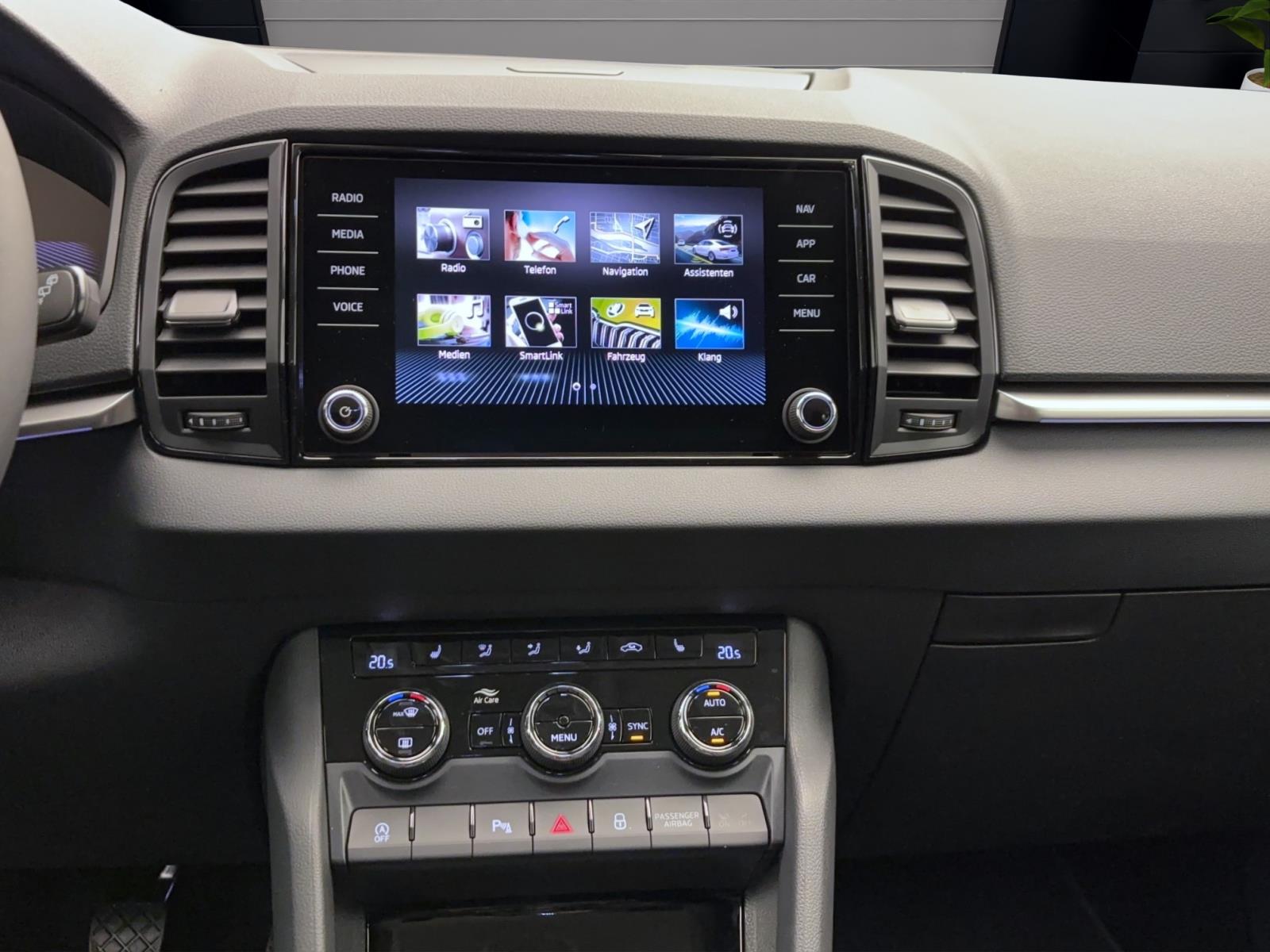 Skoda Karoq DRIVE AHK MATRIX SHZ PDC KAM SMARTL.