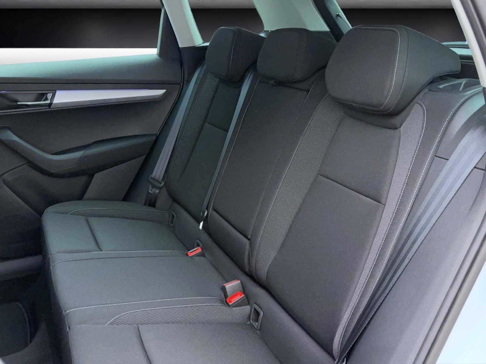 Skoda Karoq DRIVE AHK MATRIX SHZ PDC KAM SMARTL.