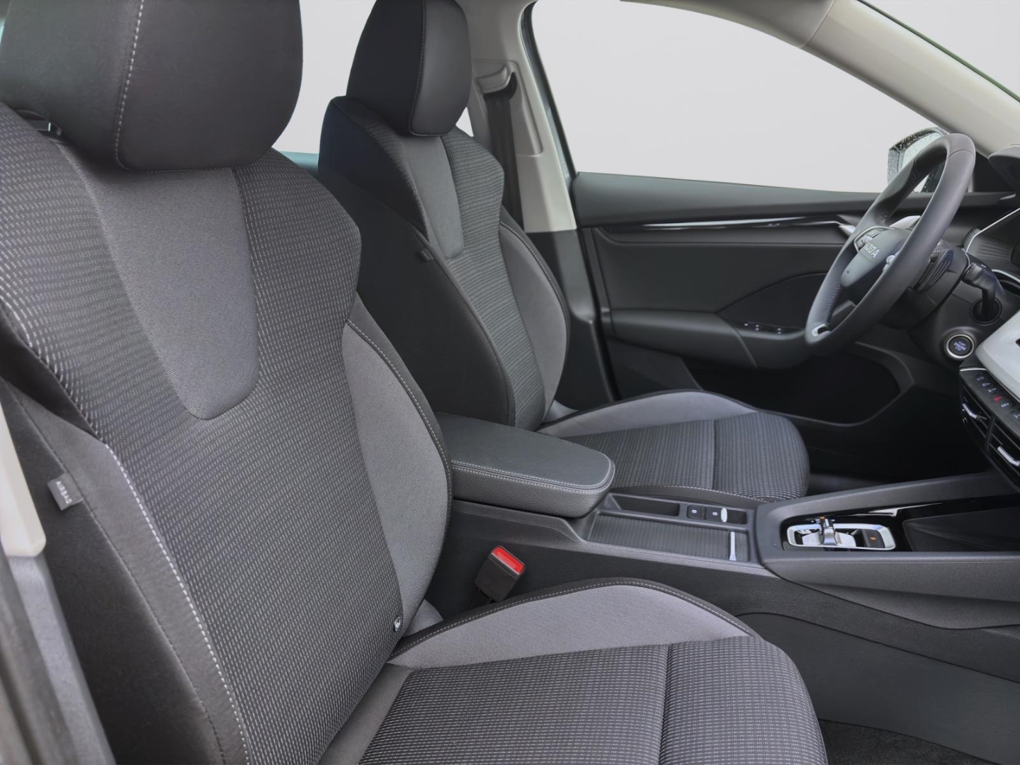 Skoda Octavia COMBI SELECTION DSG AHK NAV 17 PDC WINTER-P.