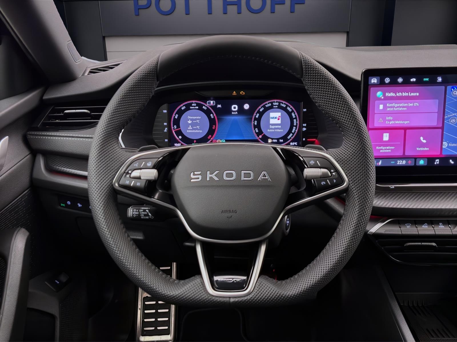 Skoda Octavia COMBI SPORTLINE DSG AHK PANO STANDH DCC pACC HoD MATRIX